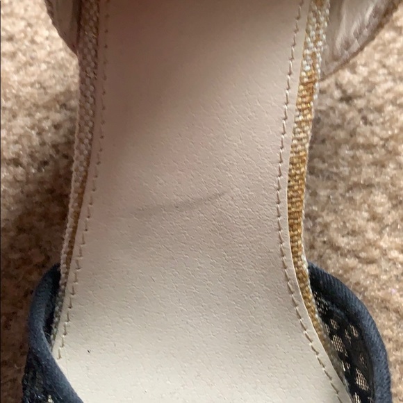 Black platform - Picture 3 of 7